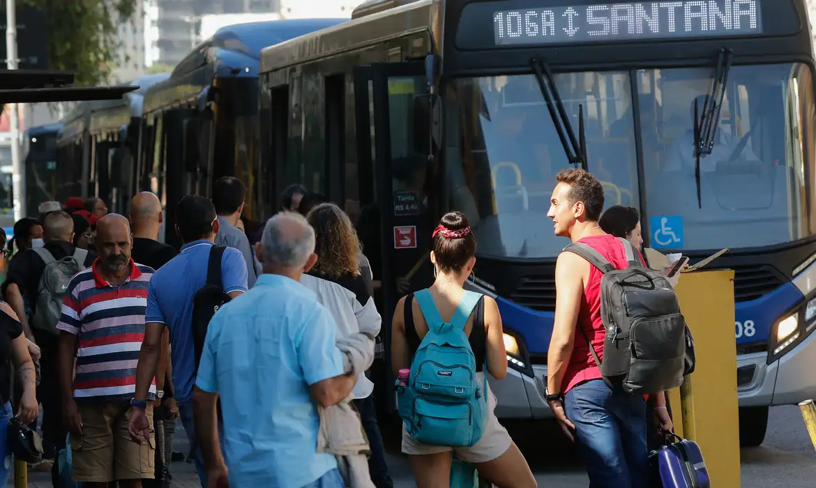 PT alerta Tre-sp sobre falhas na frota de ônibus durante eleições em São Paulo