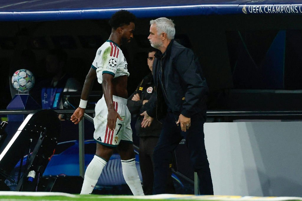 Real Madrid goleia Leipzig, mas Vinicius Junior não brilha na partida