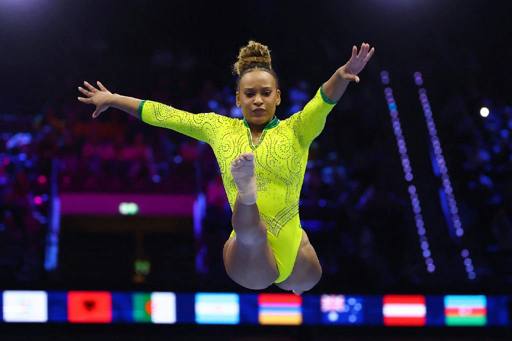 Rebeca Andrade retorna ao Mundial de Ginástica após três anos de ausência