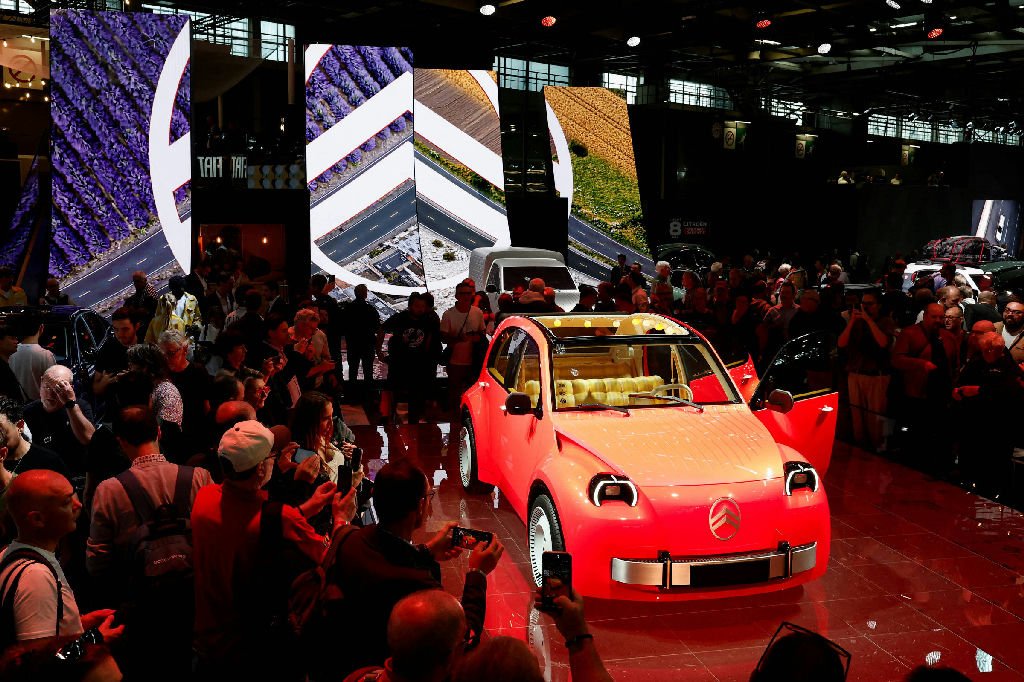 Salão do Automóvel de Paris intensifica competição no setor de carros elétricos na Europa