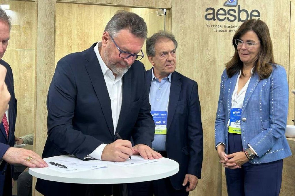 Sanepar planeja expansão nacional e não descarta parceria com a Sabesp, afirma CEO