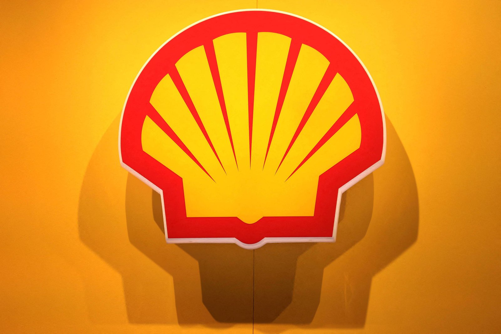 Shell é processada por desastres climáticos no Brasil e nas Filipinas