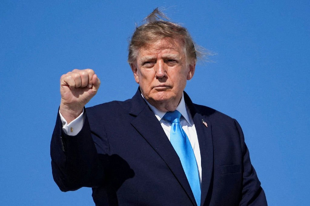 Trump celebra vitória de Flávio Bolsonaro no primeiro turno da eleição brasileira