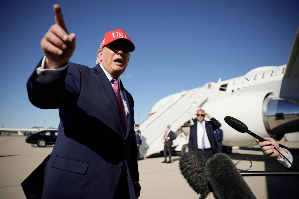 Trump deseja rápida recuperação ao papa Leão 14 após cirurgia