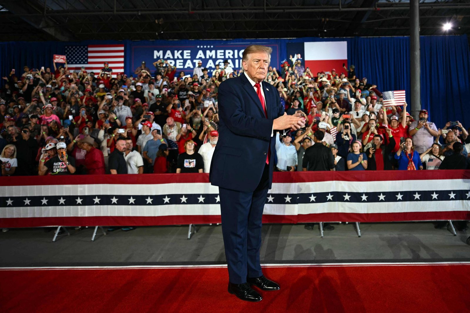 Trump reafirma, sem evidências, que eleições brasileiras foram fraudulentas