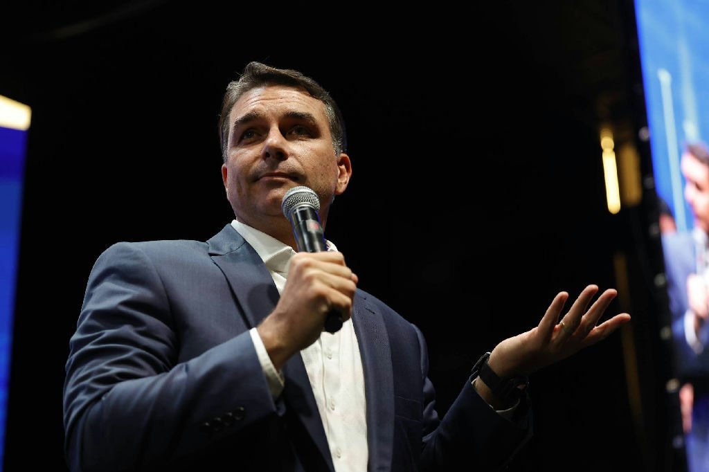 Um novo plano econômico de Bolsonaro depende de aumento de impostos e revisão de gastos
