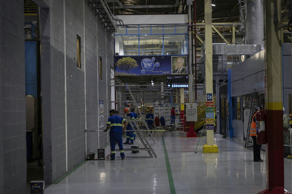 Uma em cada cinco indústrias enfrenta excesso de endividamento, aponta CNI