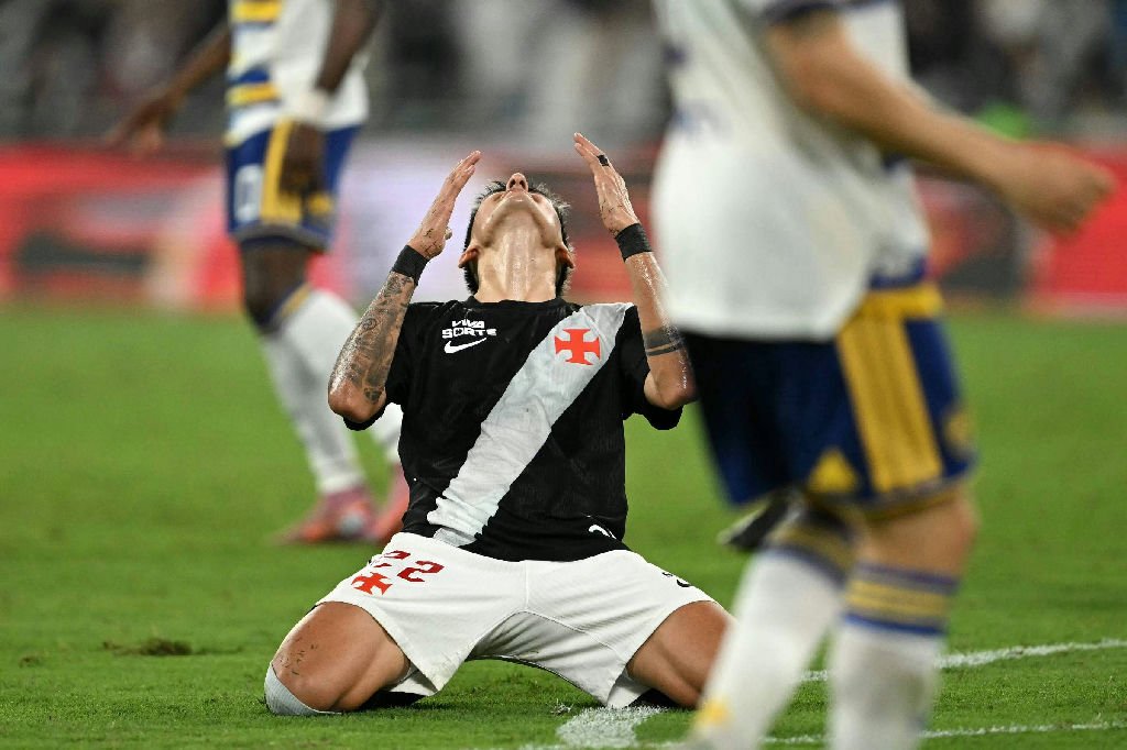 Vasco é eliminado pelo Boca Juniors no Maracanã após falha do goleiro