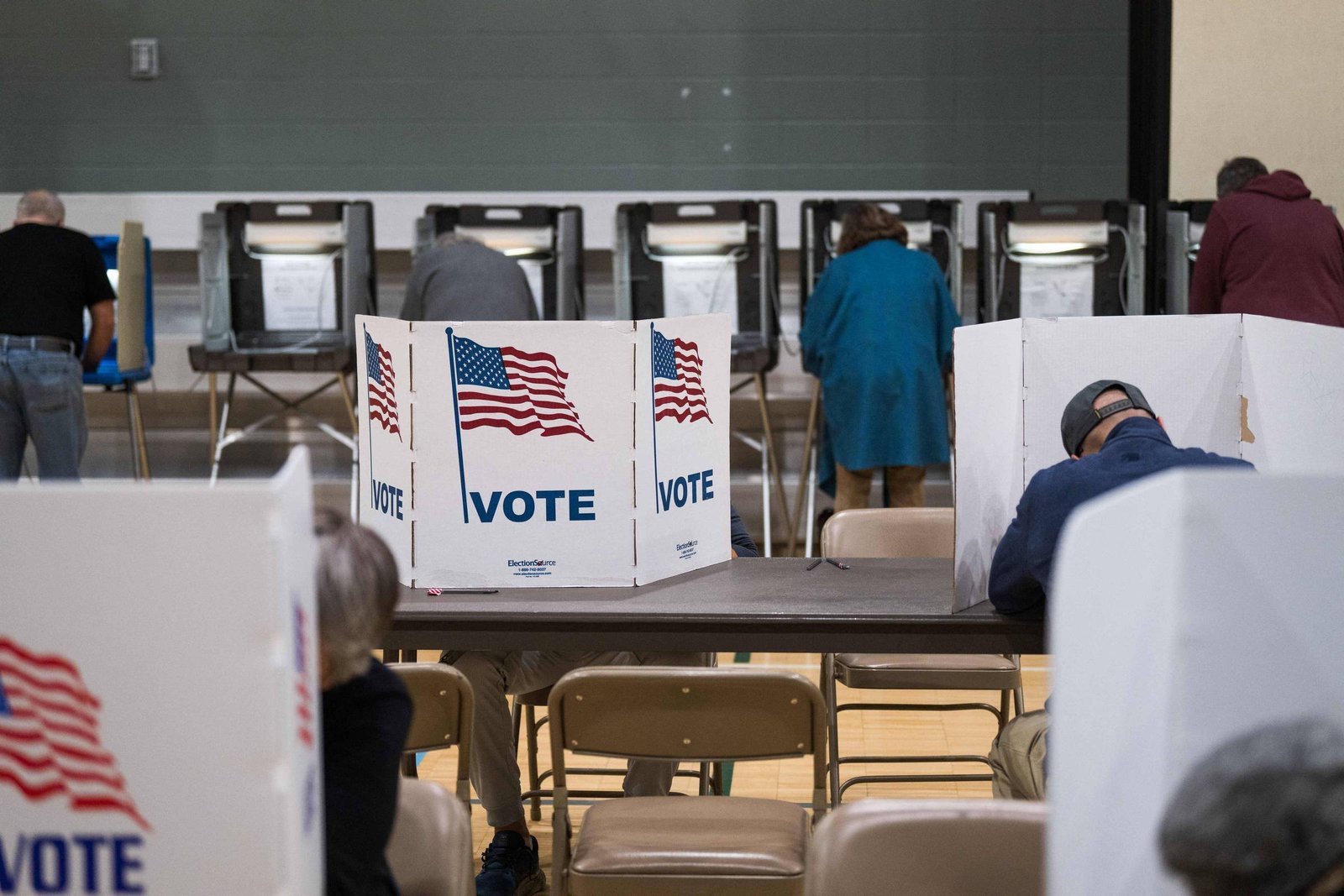 Votos antecipados nos EUA superam 49 milhões, batendo recorde a três dias das eleições