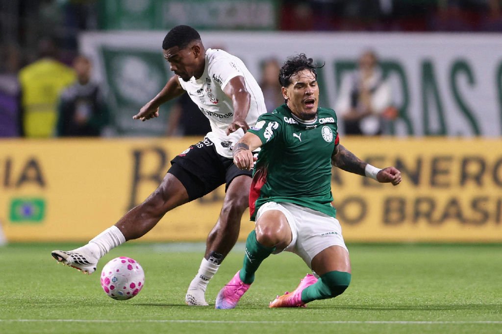 Zagueiro do Corinthians critica diretoria e cobra salários atrasados após derrota para o Palmeiras